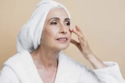 DermaAktiv Feuchtigkeitsbooster für Augen-,Mund-, und Stirnpartie 10 Ampullen