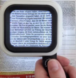 Faltbare Leselupe mit LED und 3 Vergrößerungen